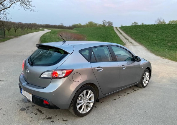 Mazda 3 cena 24900 przebieg: 151500, rok produkcji 2010 z Zawichost małe 301